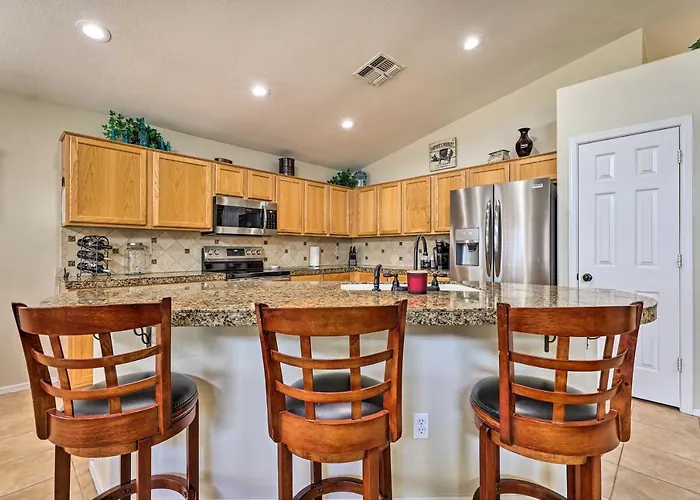 Ferienhaus Bbq-ready Oasis Near Golfing + Stadium! Surprise