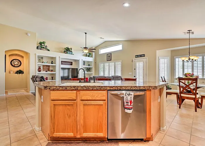 Ferienhaus Bbq-ready Oasis Near Golfing + Stadium! *