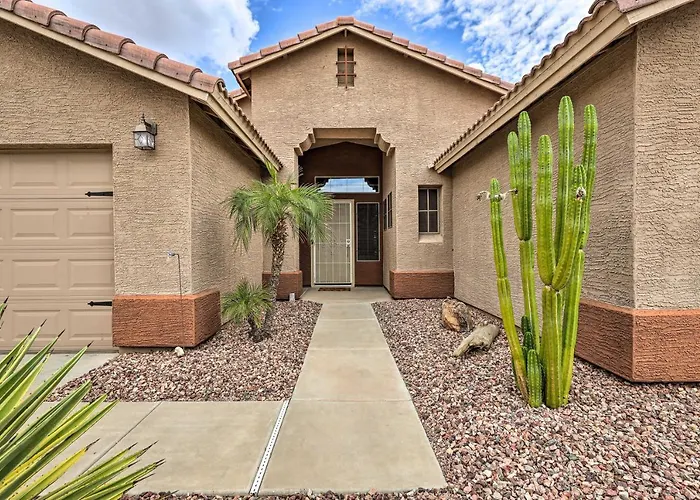 Bbq-ready Oasis Near Golfing + Stadium! Surprise