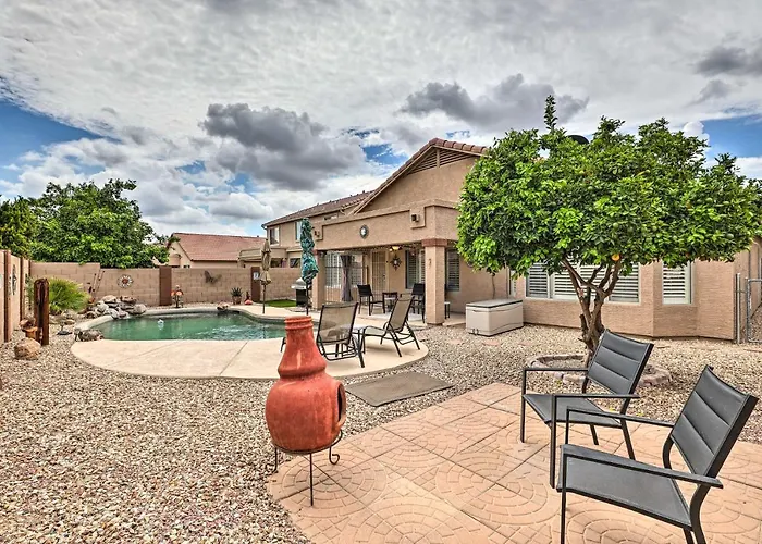 Bbq-ready Oasis Near Golfing + Stadium! Surprise