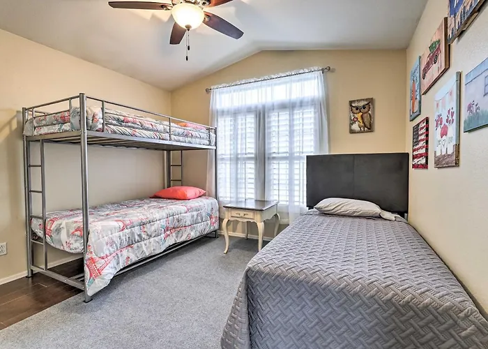 Bbq-ready Oasis Near Golfing + Stadium! Ferienhaus *